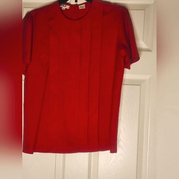 WTC Tops - Vtg WTC 6 Red 100% SILK Shrtslvs Folds Buttons on the Back Women’s Top Blouse